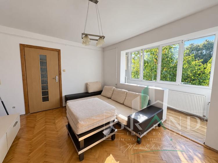 Apartament cu 3 camere semidecomandat, mobilat în Gheorgheni