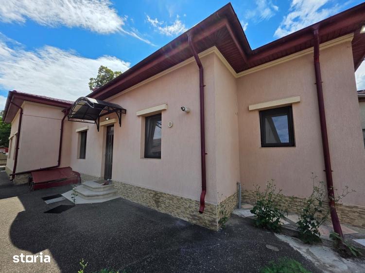 Casă cu 5 camere cu Teren 500 Mp în Central