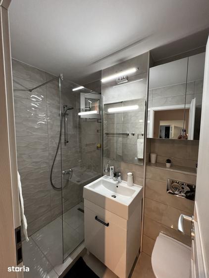 Apartament cu 3 camere decomandat în Tei