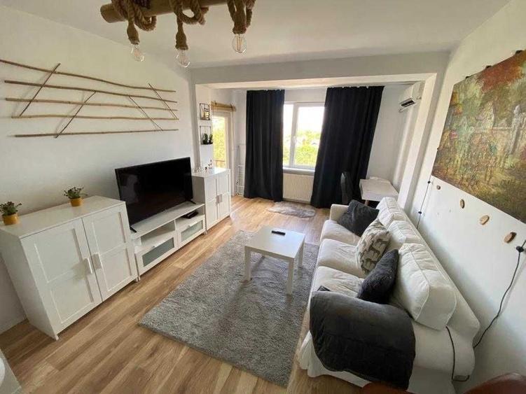 Apartament cu 2 camere decomandat în Central