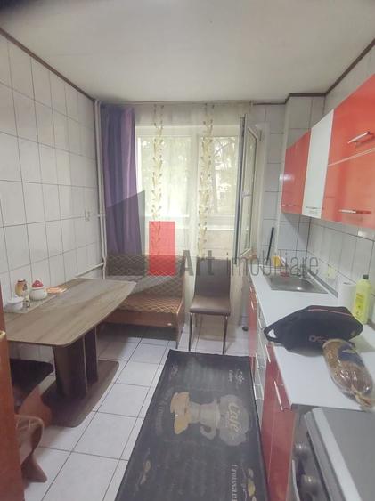 Apartament cu 2 camere semidecomandat în Alexandru Obregia