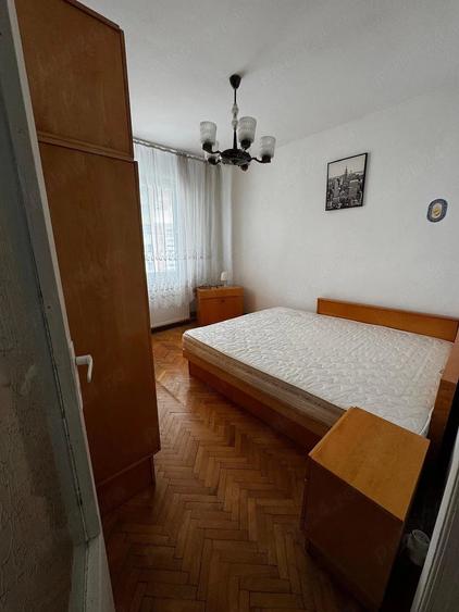 Apartament cu 3 camere decomandat în Complex Studențesc