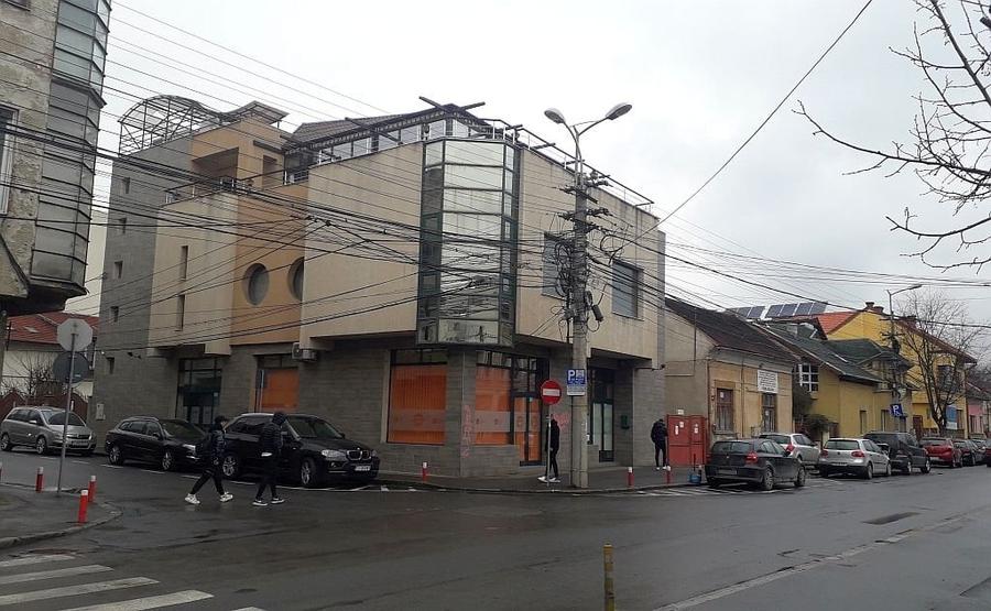 Birou, de 960 mp, în Central