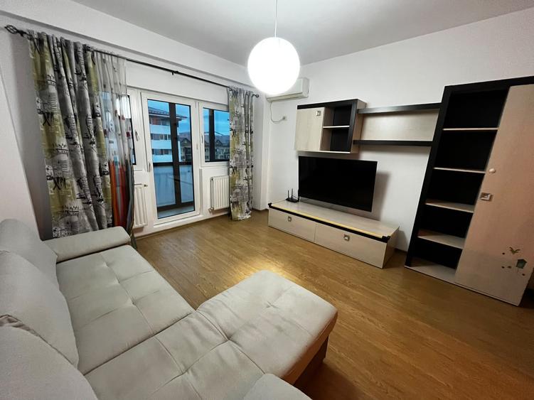 Apartament cu 2 camere semidecomandat în Militari