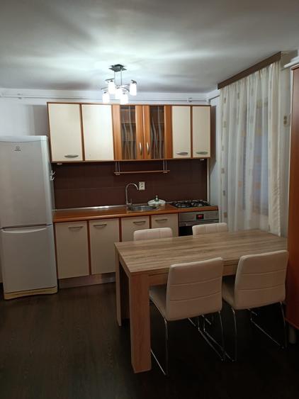 Inchiriez apartament cu 2 camere de tip studio. - 2