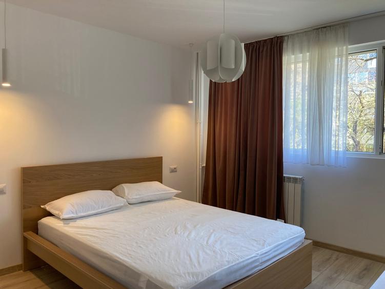 Apartament cu 2 camere decomandat în Olteni