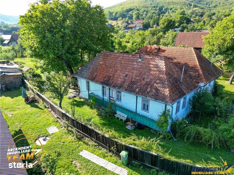 Casă cu 2 camere cu Teren 2989 Mp în Zagon