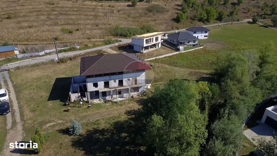 Spațiu comercial, de 563 mp, în Baciu