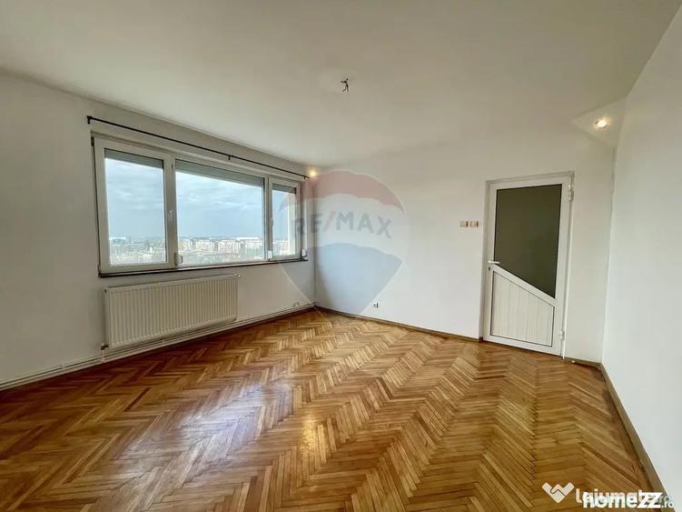Apartament cu 3 camere semidecomandat în Nord