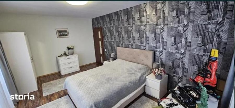 Casă cu 5 camere cu Teren 1000 Mp în Central