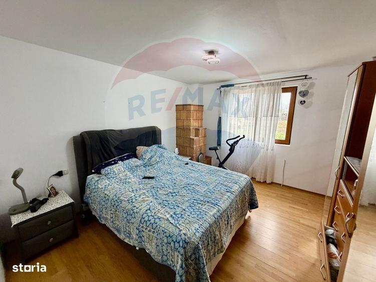 Casă cu 4 camere în Vânători