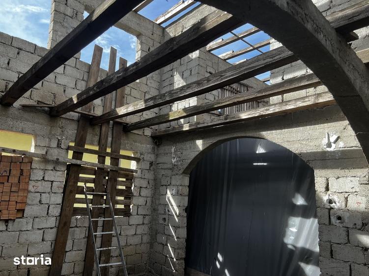 Casă cu 4 camere cu Teren 468 Mp în Mărăcineni
