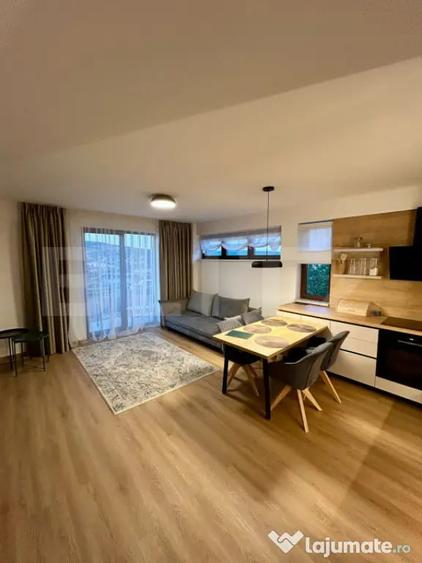 Apartament cu 3 camere semidecomandat în Gruia