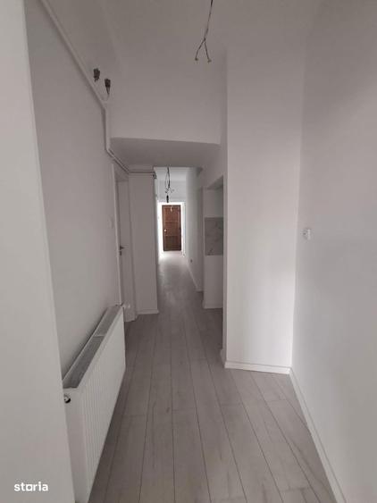 Apartament cu 5 camere decomandat în Moșilor