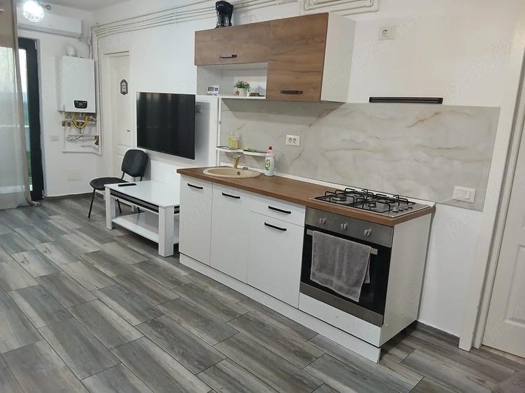 Apartament cu 2 camere semidecomandat în Central