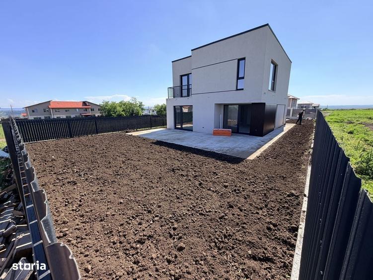Casă cu 4 camere în Valea Lupului