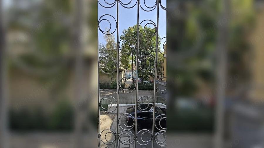 Apartament cu 4 camere decomandat în Punctele Cardinale