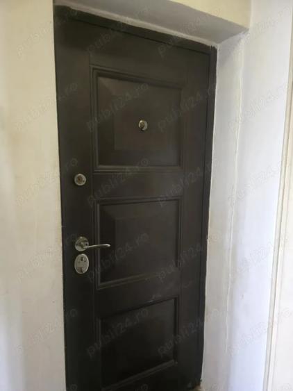 Apartament cu 3 camere decomandat în Onești