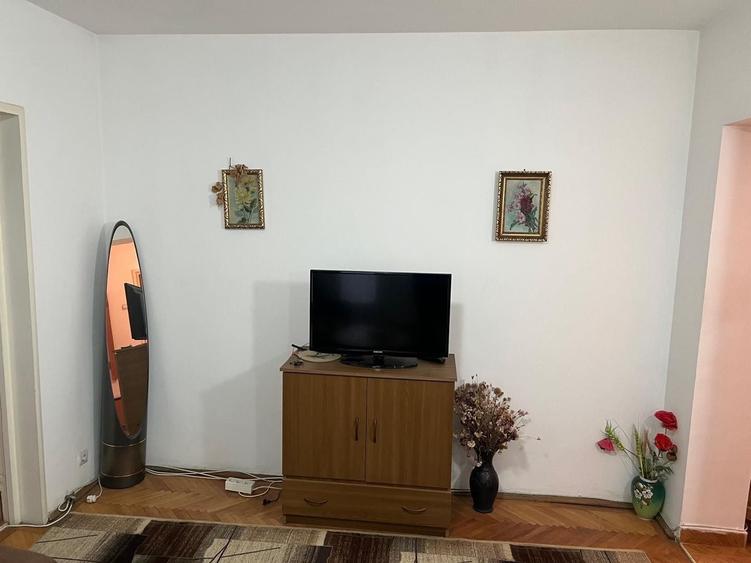 Apartament cu 2 camere semidecomandat, mobilat în Platoul Izvor