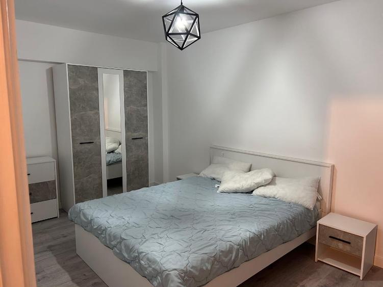Apartament cu 2 camere decomandat în Calea Moldovei