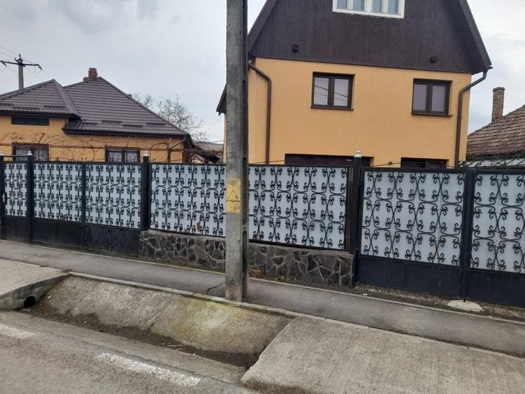 Casă individuală cu 5 camere cu Canalizare în Sângeorgiu de Mureș