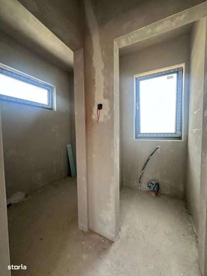 Casă cu 4 camere decomandat în Păulești