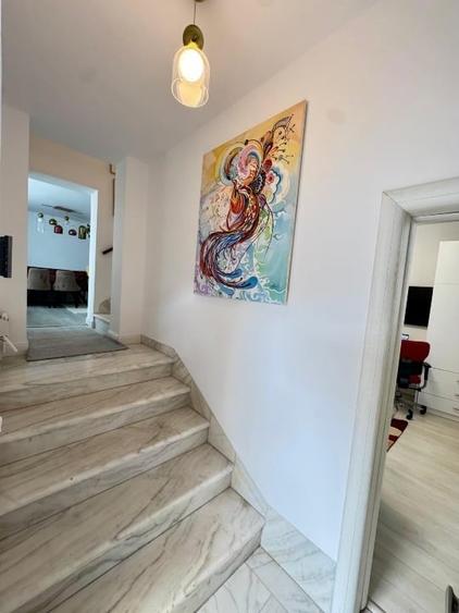 Casă individuală cu 5 camere cu Teren 150 Mp în Domenii