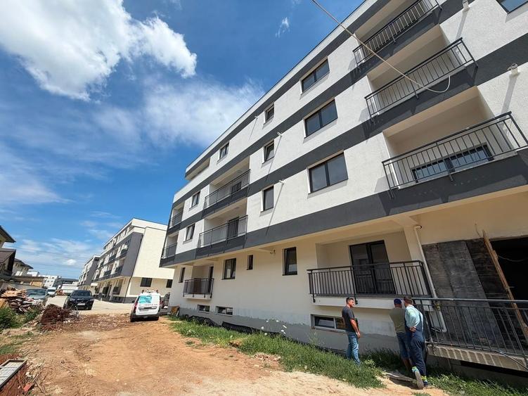 Apartament cu 2 camere decomandat în Fundeni