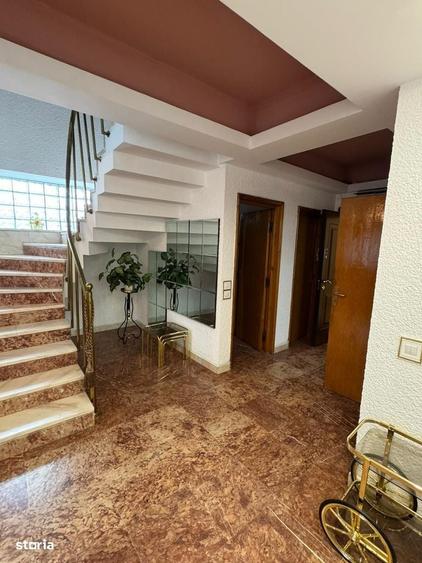 Apartament cu 4 camere în Kiseleff