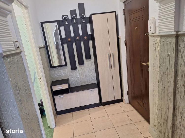Apartament cu 3 camere decomandat în Faleza Nord