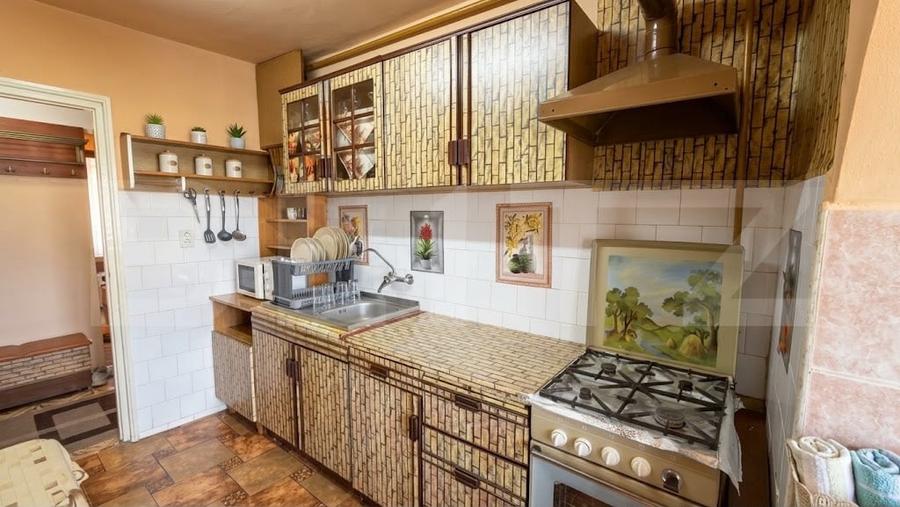 Apartament cu 3 camere decomandat, mobilat în Soarelui