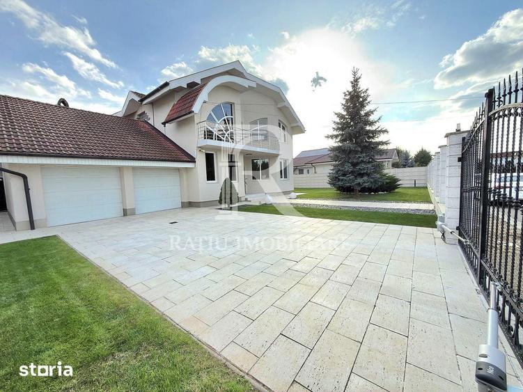 Casă cu 6 camere cu Teren 1178 Mp în Sânmartin