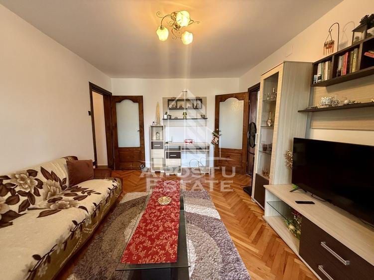Apartament cu 2 camere semidecomandat, mobilat în Girocului