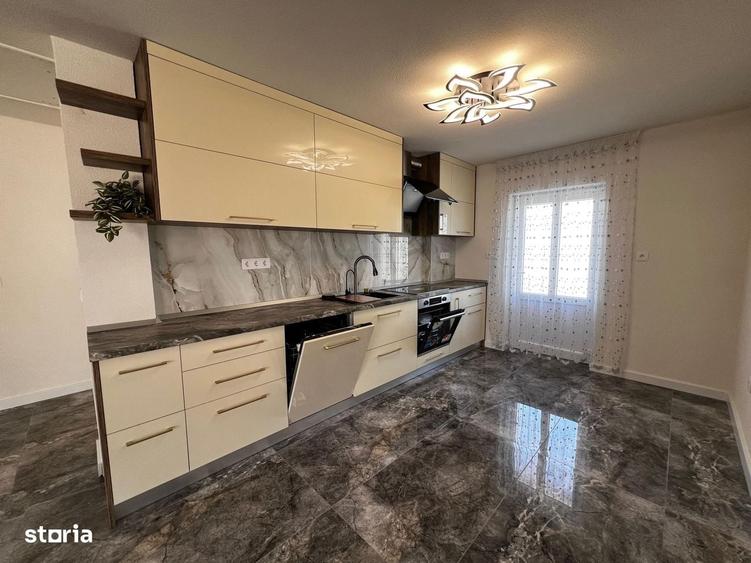 Casă cu 3 camere decomandat în Central