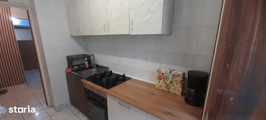 Apartament cu 3 camere decomandat în Drumul Taberei