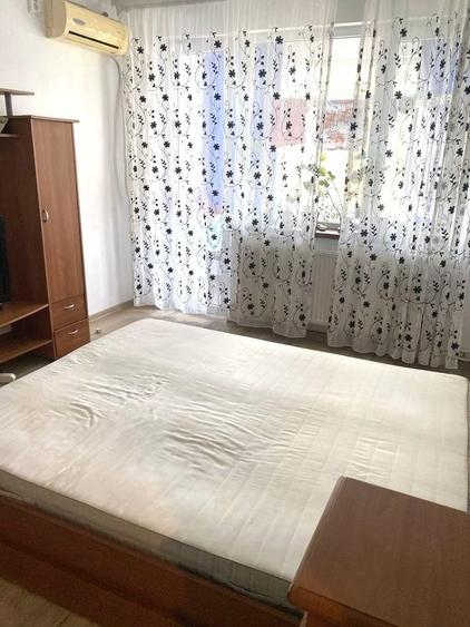 Apartament cu 3 camere decomandat în Colentina