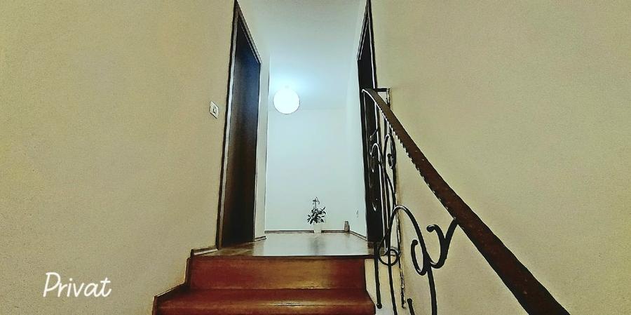 Apartament cu 3 camere semidecomandat, mobilat în Bucureștii Noi