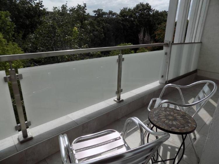 Apartament cu 3 camere semidecomandat, mobilat în Țiglina 2