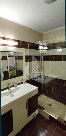Apartament cu 2 camere decomandat, mobilat în Romanilor