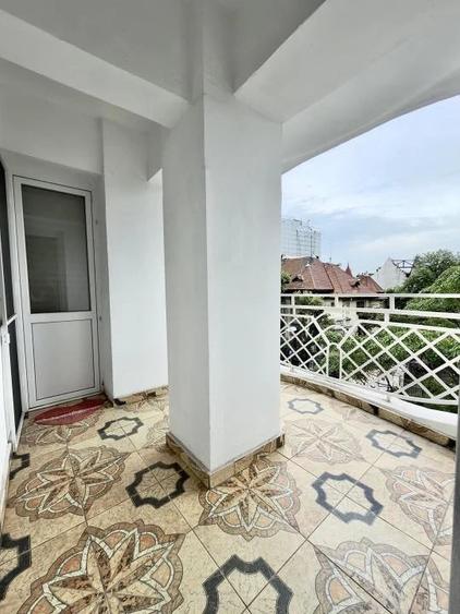 Apartament cu 2 camere decomandat în Victoriei
