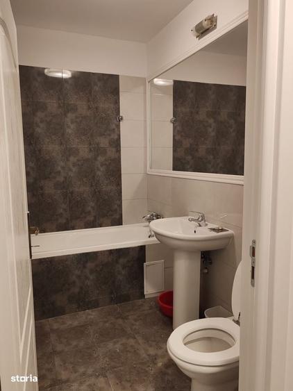 Apartament cu 3 camere decomandat în Doamna Ghica