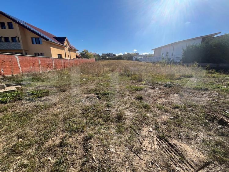 Teren Construcții intravilan de 1700 mp, în Sânmartin