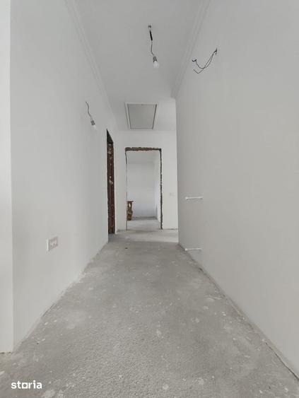 Casă cu 4 camere cu Teren 500 Mp în Săbăreni