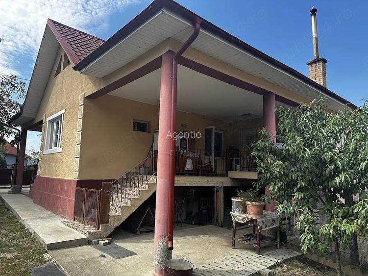 Casa individuala de vanzare, 2000 mp teren, Urisor