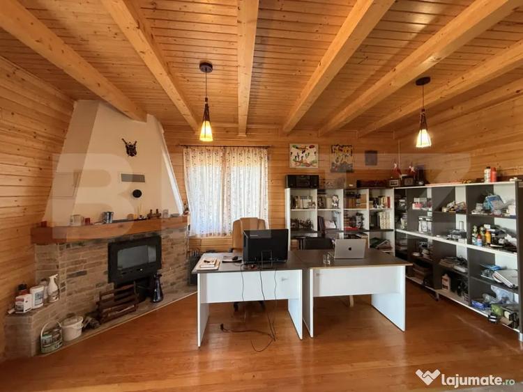 Casă cu 3 camere cu Teren 2200 Mp în Central