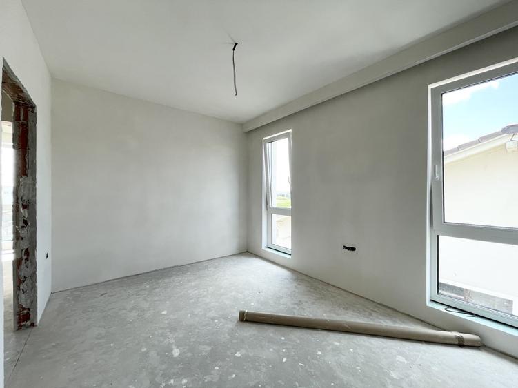 Duplex cu 4 camere cu Teren 330 Mp în Urseni
