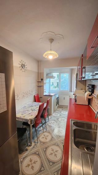 Inchiriez apartament 3 camere zona Park Lake - 2