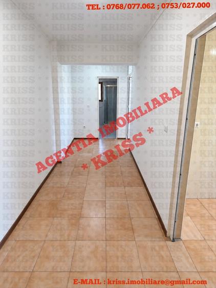 Garsonieră decomandată în Trivale