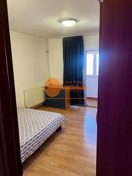 Apartament cu 3 camere decomandat, mobilat în Apusului