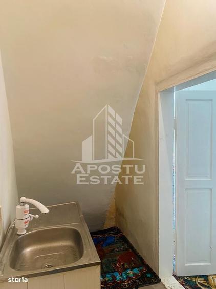 Casă cu 3 camere cu Canalizare în Central